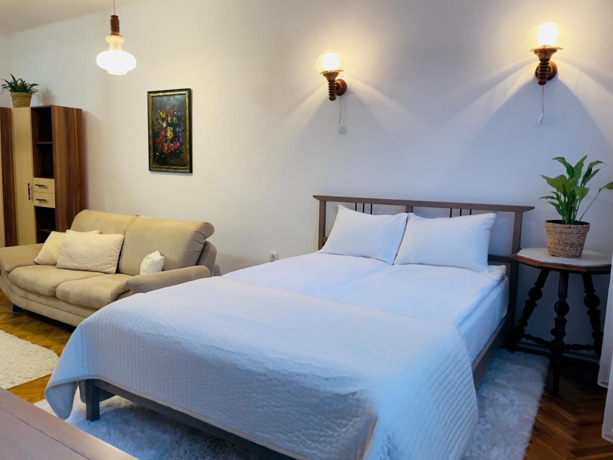 Апартаменты Little Cute Central House Сату-Маре Экстерьер фото